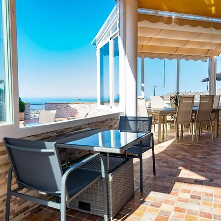 Casa Blanca Villa *